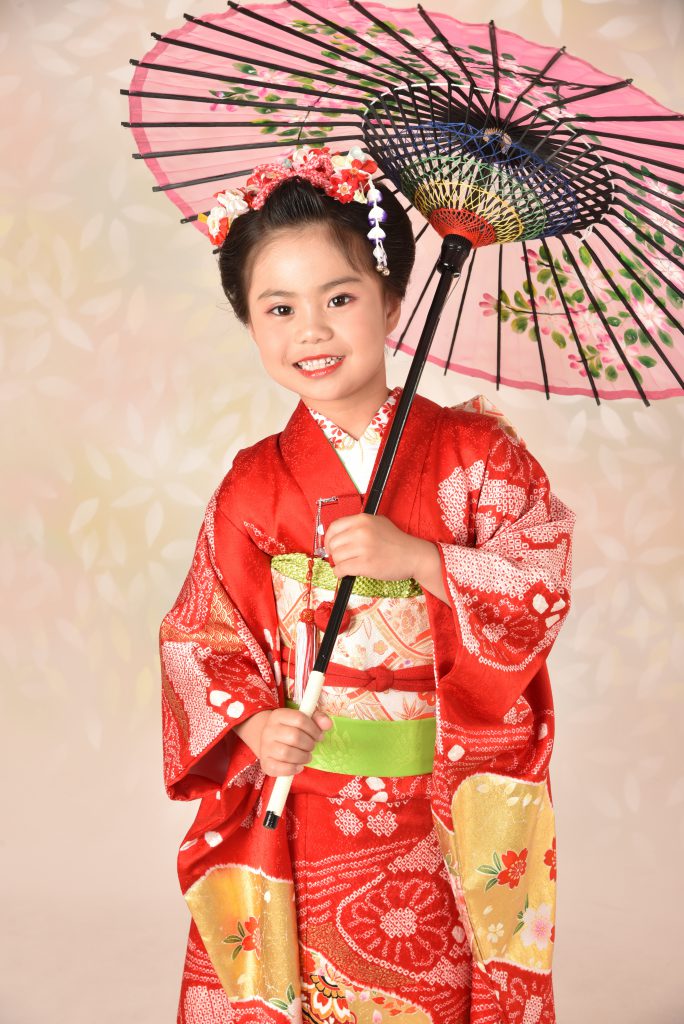 七五三７歳女の子の日本髪で着物姿