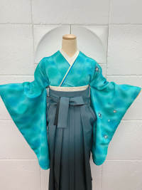 卒業袴青と緑マーブル着物桜刺繍ブルーグレーグラデーション袴　スッキリシンプル渋可愛いコーデ