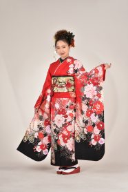 「かっこいい」印象を与える振袖の色