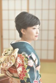 「かっこいい」印象を与える振袖の色