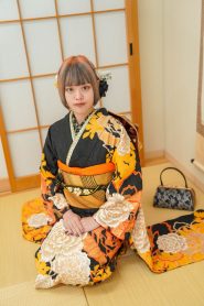 「かっこいい」印象を与える振袖の色