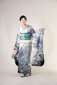 「かっこいい」印象を与える振袖の色