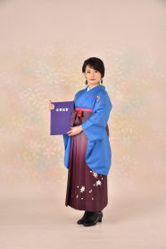 高貴でエレガントなスタイルなら「紫系」袴