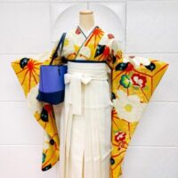 ビビットカラートートで写真映え!周りと差がつくコーデ【個性派バッグ】２