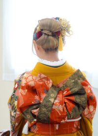 成人式前撮りリボンヘア＋カラシの振袖